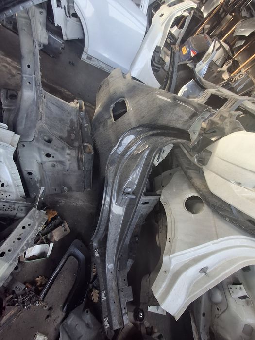 Крила задні Mercedes w221