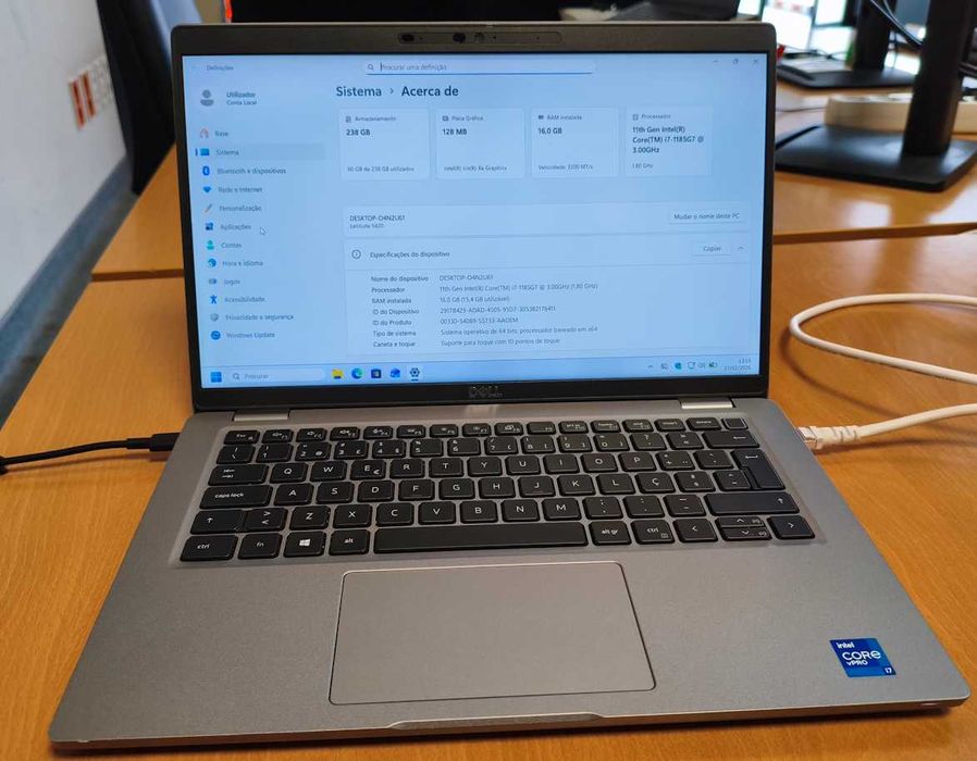 Portátil Dell Latitude 5420 de 14 polegadas (i7, 16GB RAM, 256GB NVME)