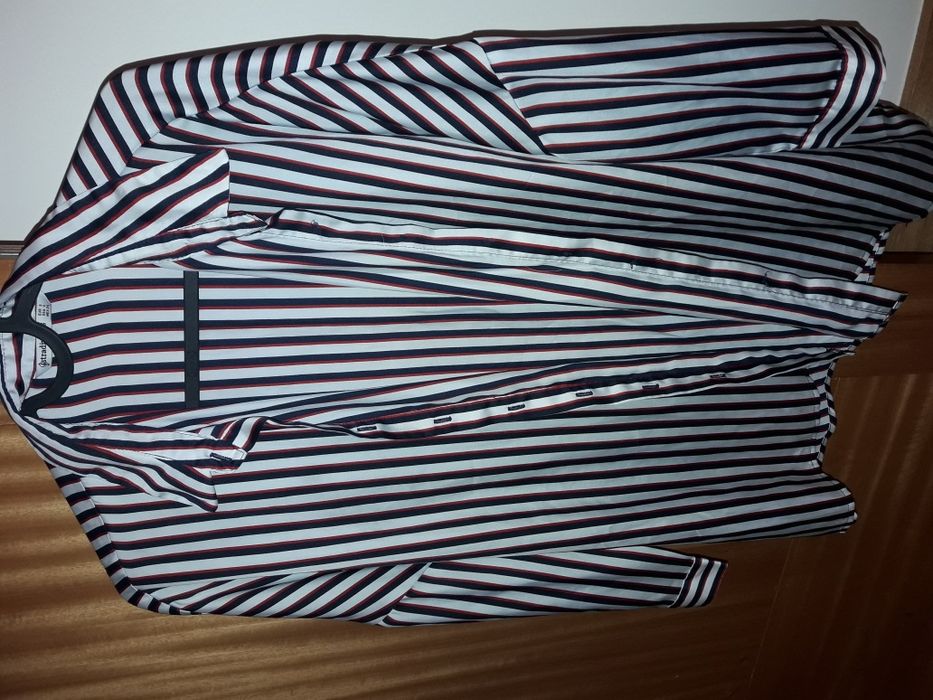 Blusa cetim Stradivarius