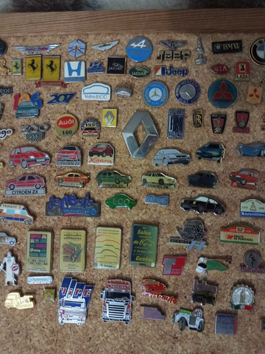 Pins de automóveis
