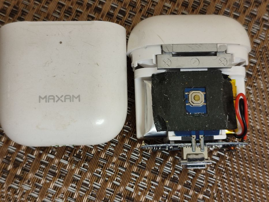 Кейс для навушників в робочому стані