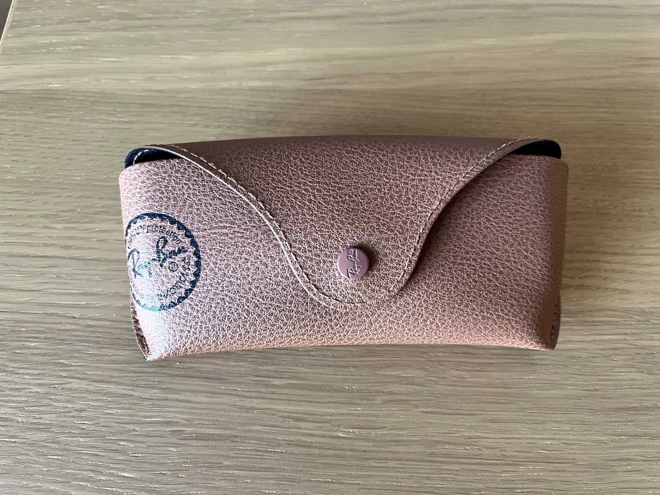 Caixa de óculos RayBan