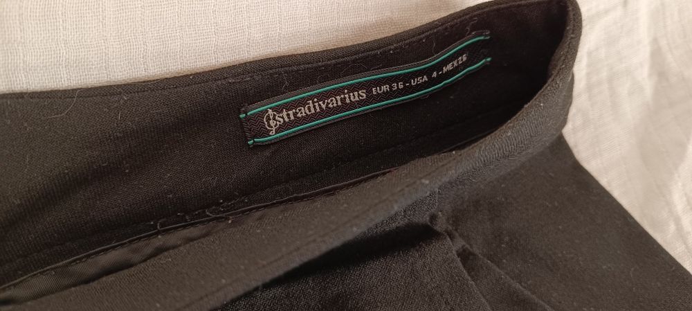 Calções da Stradivarius