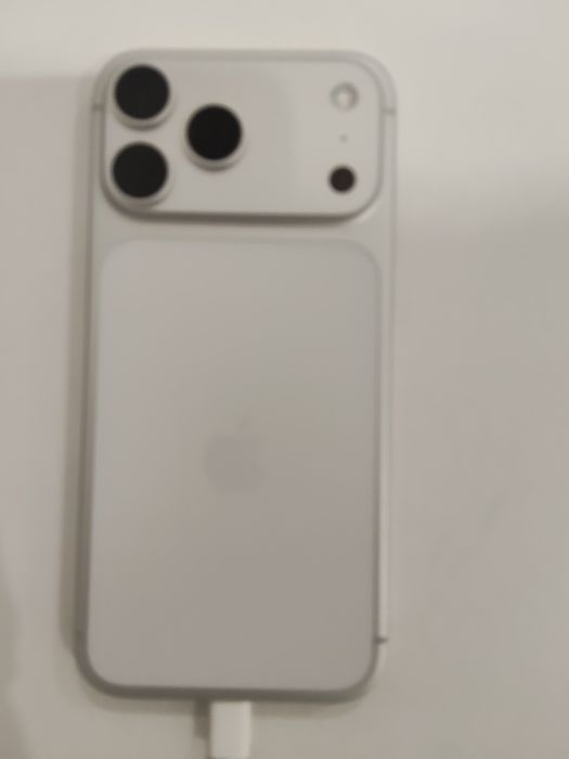 Hiphone 17 promax 256g