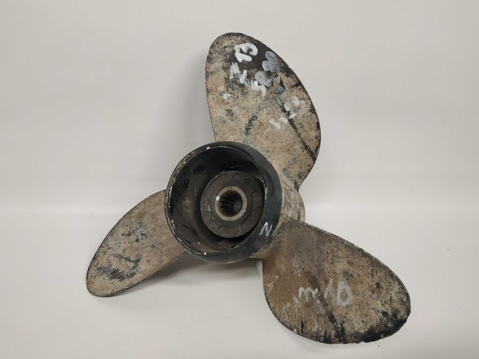 Śruba napędowa Johnson Evinrude OMC (13-1/4 x 17) nr.10