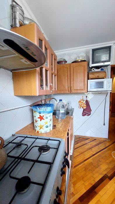 Продам 4-кімнатну квартиру. Пр-т Незалежності,301.