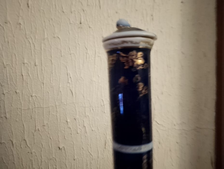 Duas jarras muito antigas em porcelana