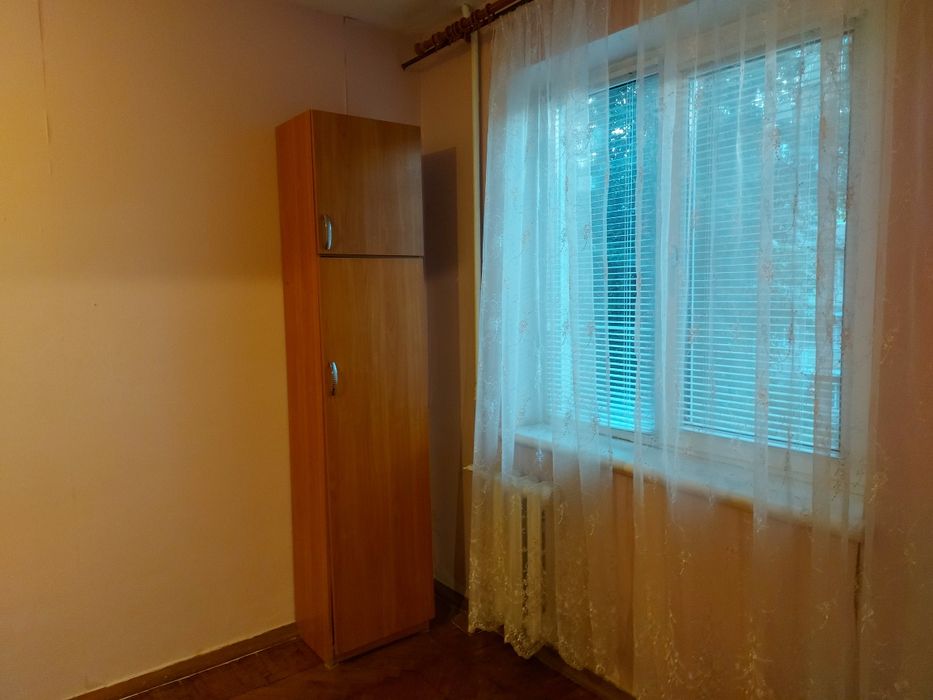 Продам 2кім Метро Палац Спорту.