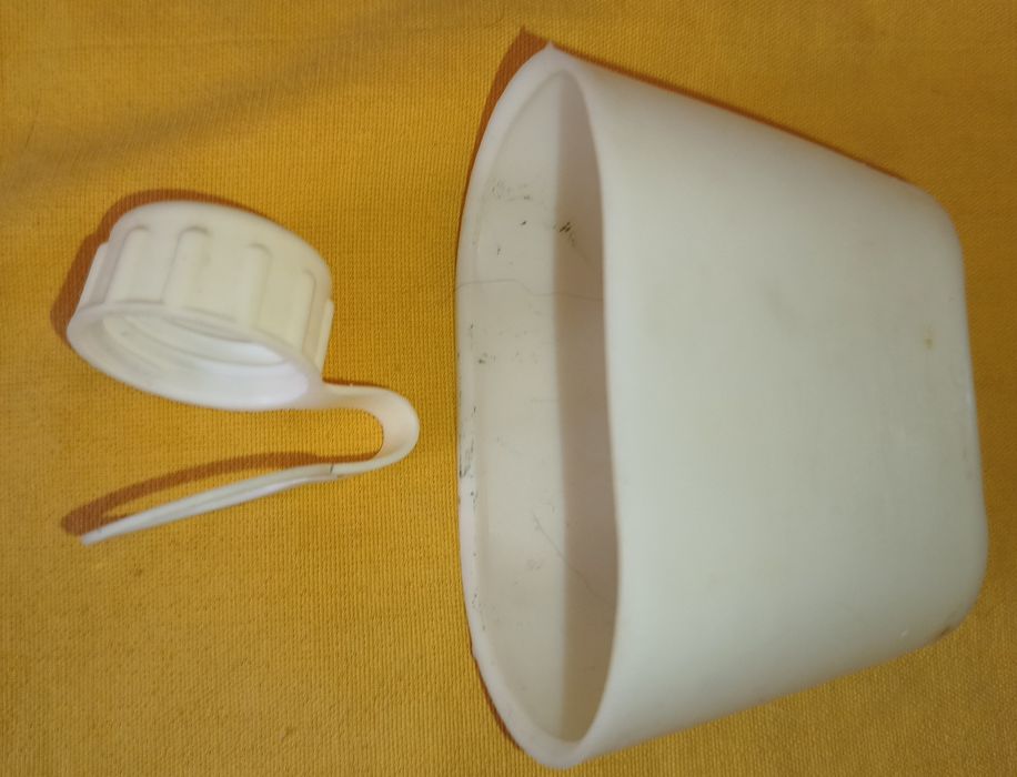 Ковш. Совок пластиковый. Фляга полиэтиленовая 0,5л. Стакан одноразовый