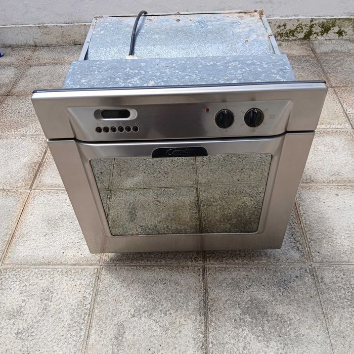 Forno Candy eléctrico a funcionar