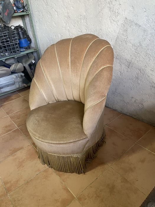 Sofá “Senhorinha” Castanho