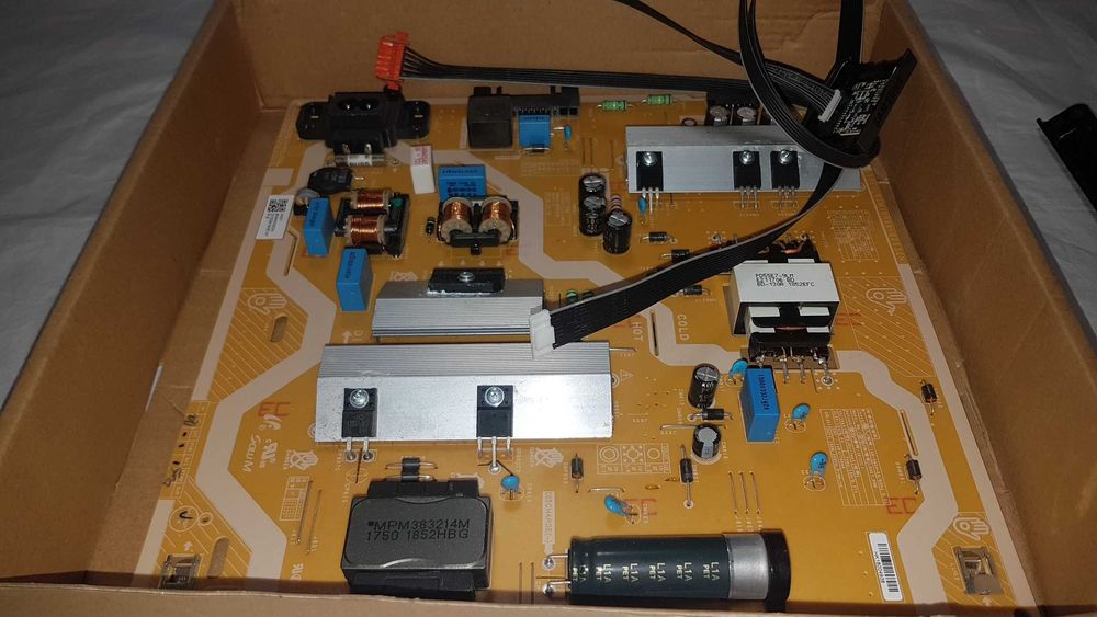 Комплект плат телевизора Samsung UE 55 RU 7179