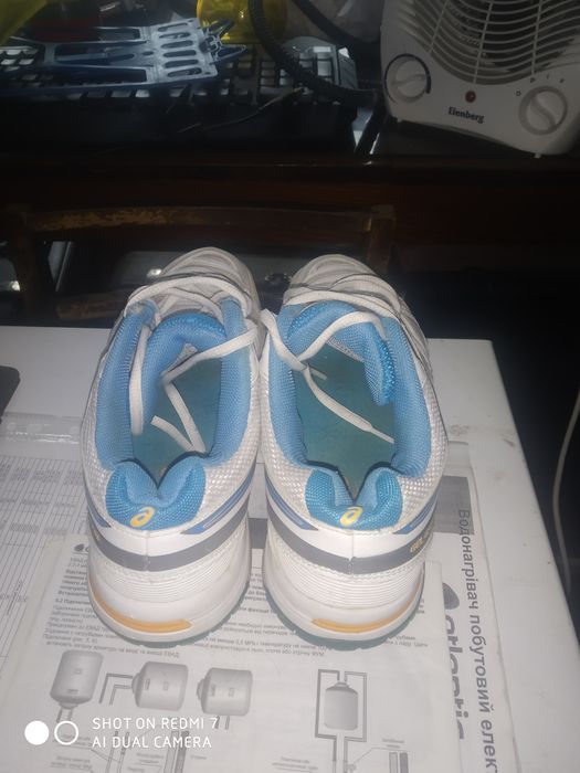Кроссовки.Asics женские35р!
