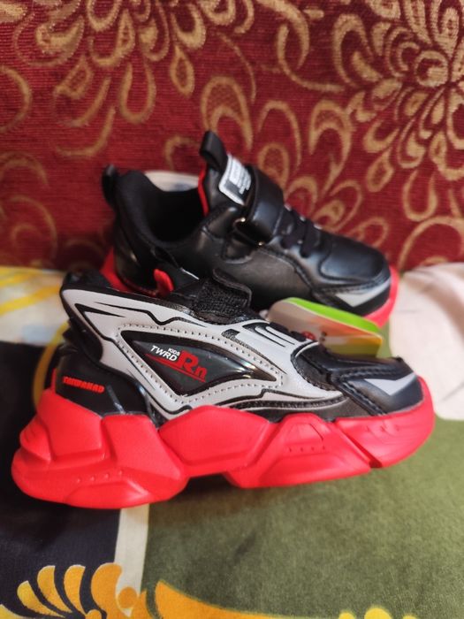 Кросівки дитячі на хлопчика розмір 26,28,29,30,31