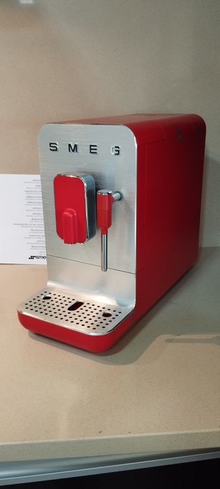 SMEG BCC02 vemelha