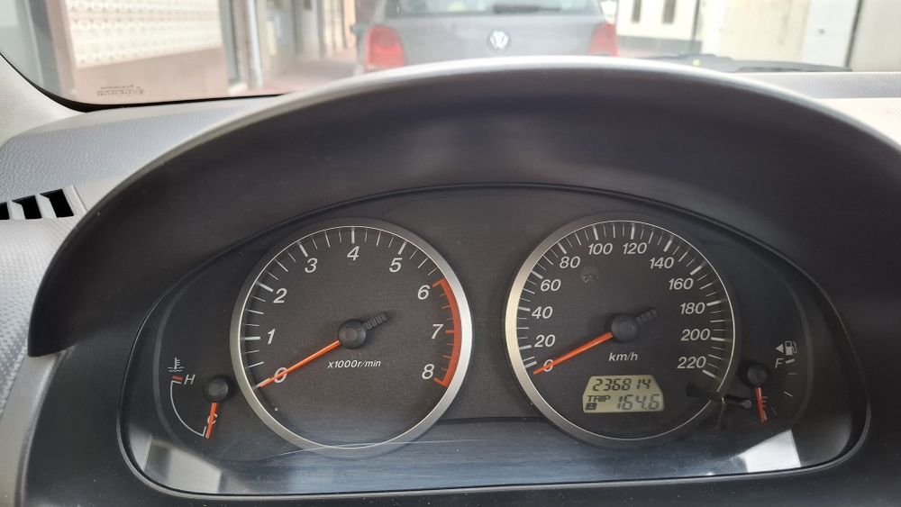 Mazda 2 2003 em bom estado