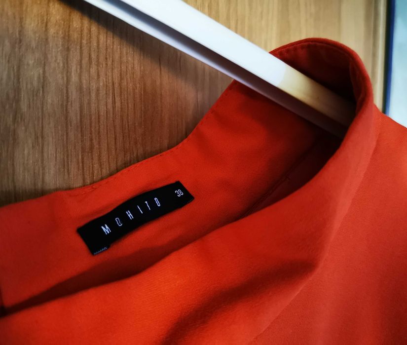 Pomarańczowa spódnica z koła MOHITO