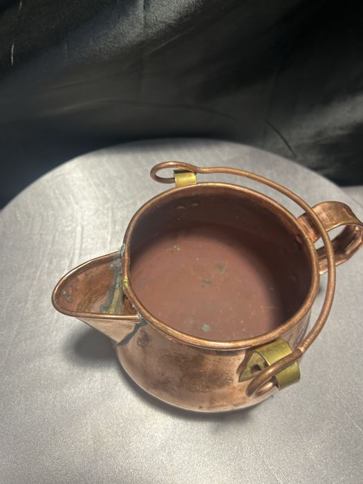 Miedziany dzwonek dekoracyjny z dzióbkiem i uchwytami styl rustykalny