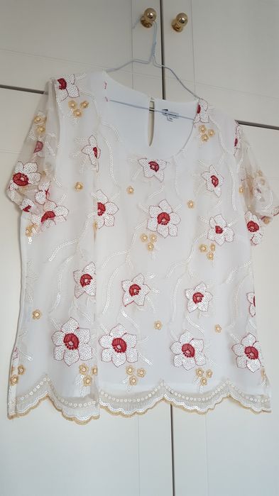 Blusa Flores Lantejoulas NOVA Tam L - 40/42