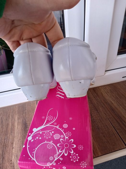 Pantofelki komunijne roz 35