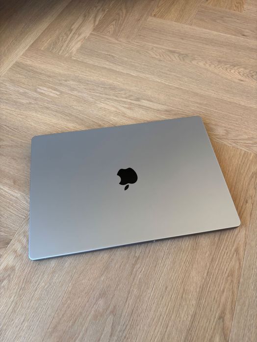 Idealny MacBook Pro 16” 16/512 GB M1 Pro SPACE GRAY w idealnym stanie!