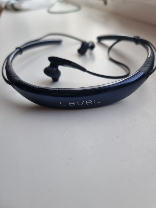 Беспроводные наушники Samsung Level U — Отличное состояние