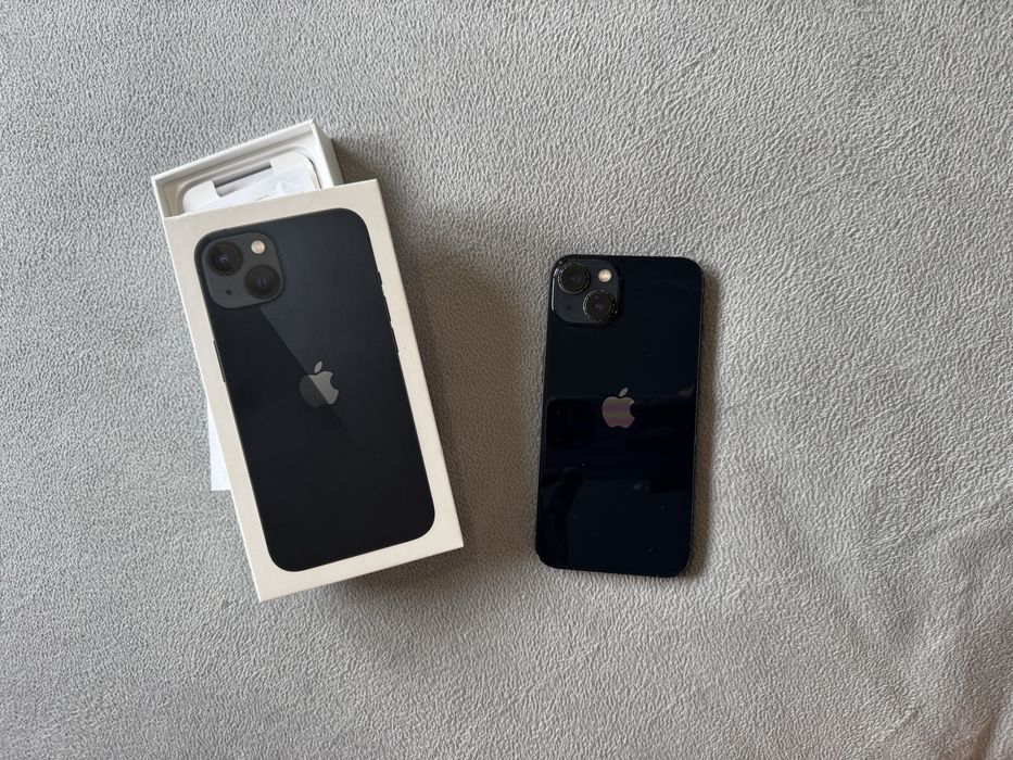 Iphone 13 em bom estado, 77% de bateria, azul marinho, comprado novo e com pelicula de gel