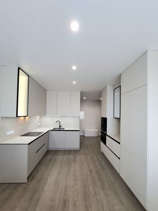 Без%. 2 кім. квартири Повітряних Сил 56