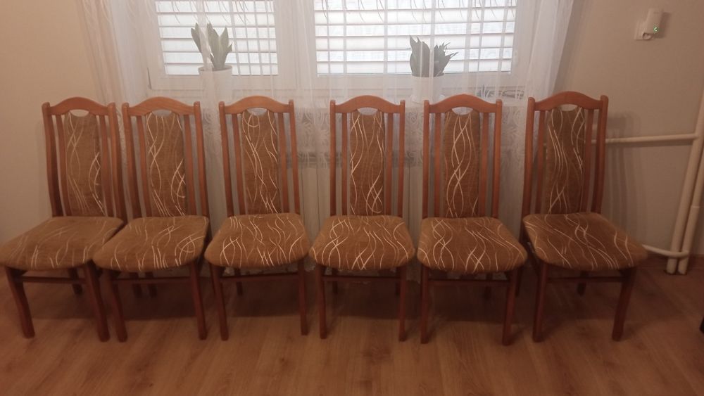 Stół rozkładany + 6 krzeseł