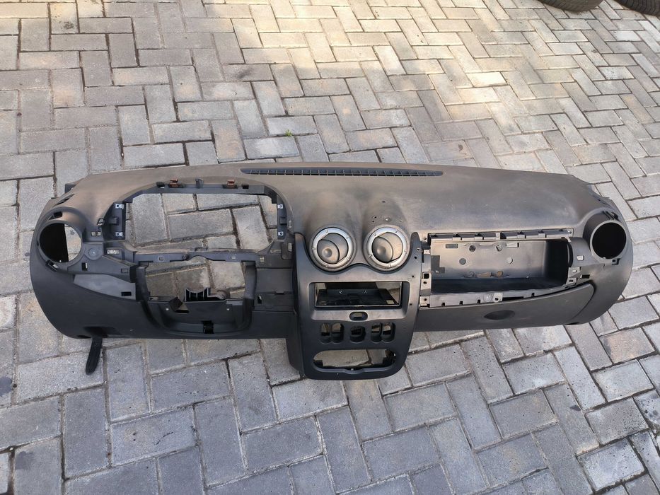 Панель торпеда консоль дастер сандеро