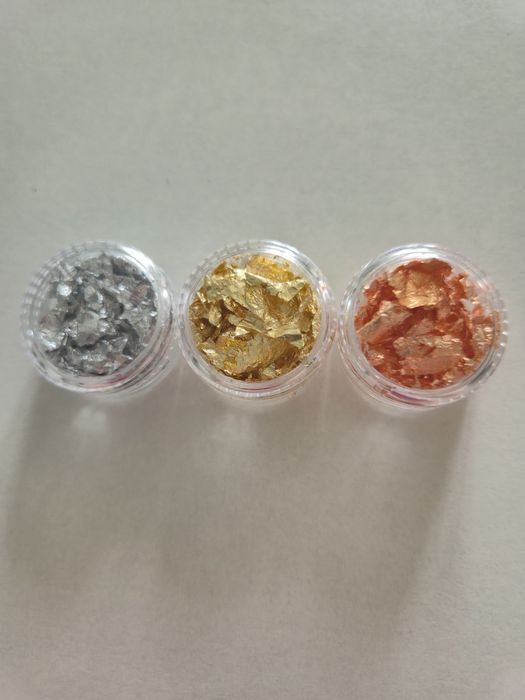 Pazłotko, folia, płatki metaliczne do zdobienia paznokci