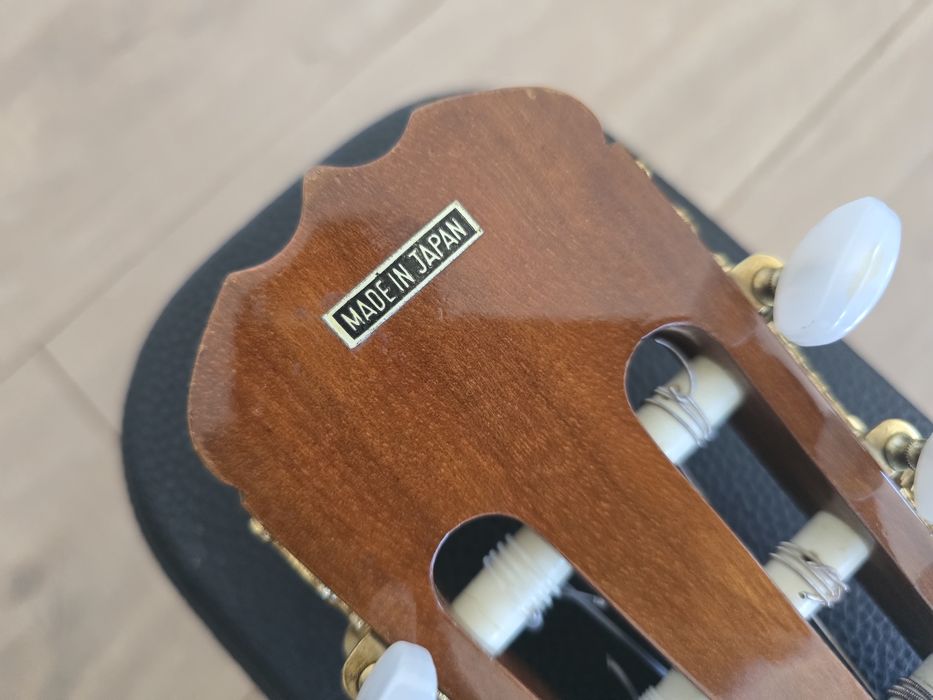 Gitara klasyczna Takamine C128 twardy case film