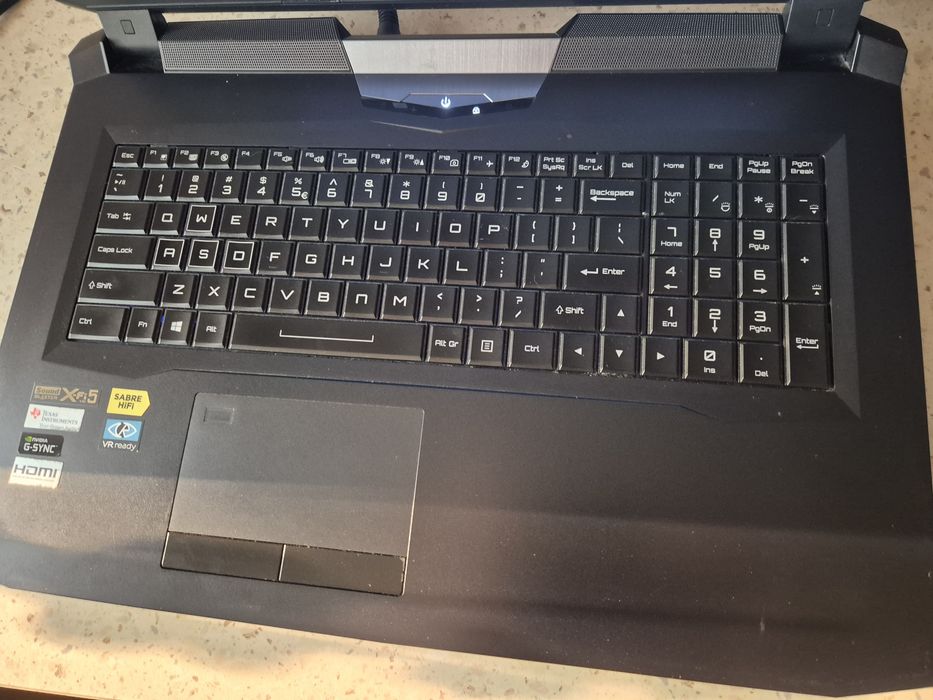 Laptop Hyperbook I7-6700K/32GB Ram/GTX 1080 8GB Win 11