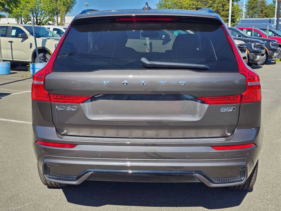 Volvo XC60 B5 Core      2023