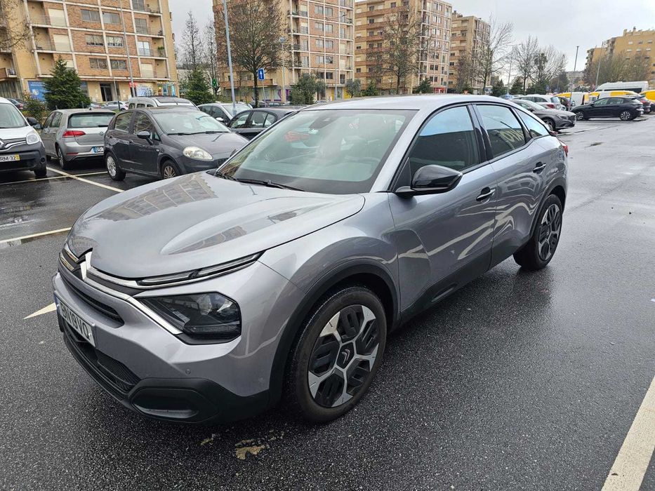 Citroen C4 com apenas 9 mil km rodados