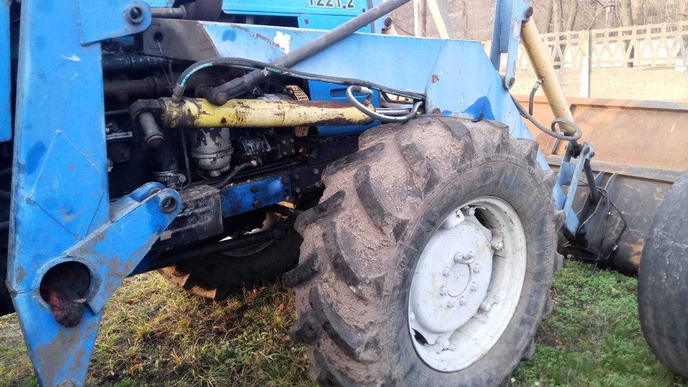 трактор колісний МТЗ 1221