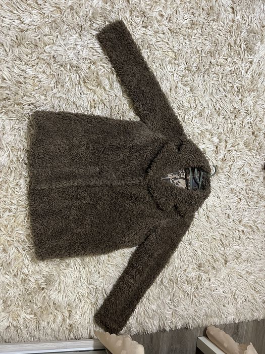 Шубка коричневого кольору