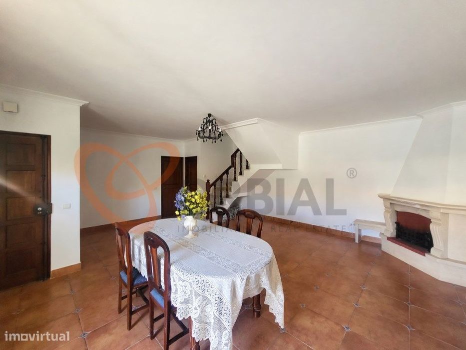Moradia Geminada com 2 quartos para venda em Albufeira