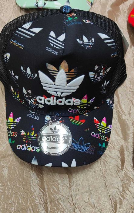 bonés varias variedade