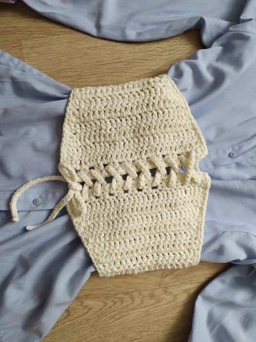 Pasek gorsetowy na szydełku