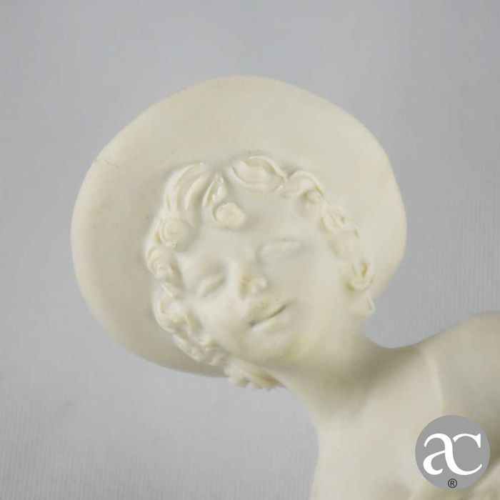 Figura de jovem camponesa com ganso em biscuit Capodimonte “Marcolin”