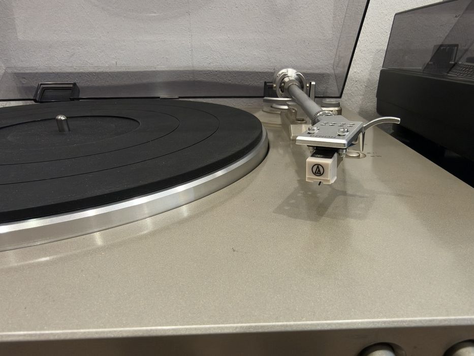 Gramofon denon DP 300F
