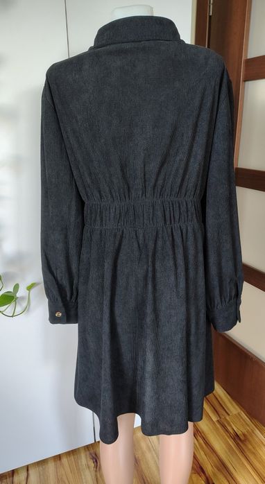 Czarna sukienka z odcinanym pasem rozpinany przód rozmiar 3XL SHEIN