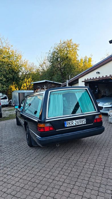 Mercedes-Benz W124