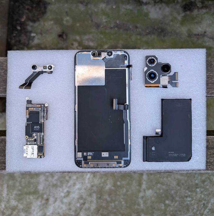 Оригінальні запчастини iPhone 13 Pro (Материнська плата, Екран, Камера, АКБ)