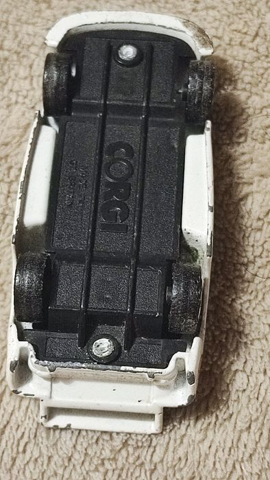 Модель Corgi  Porsche 935 Kremer