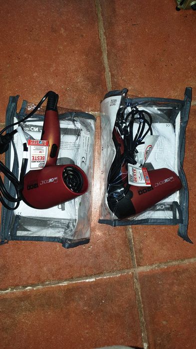 mała suszarka turystyczna do włosów