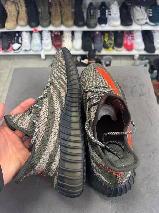 ОРИГІНАЛ 100% Кросівки Adidas Yeezy Boost 350 V2 Carbon Beliga Hq7045