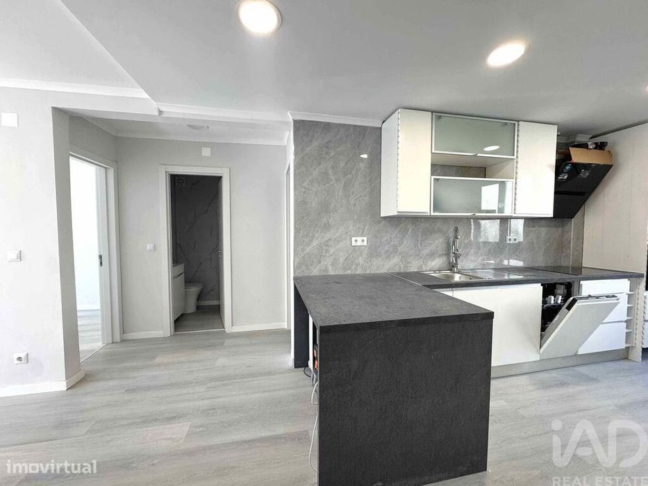 Apartamento T2 em Benfica de 56 m2