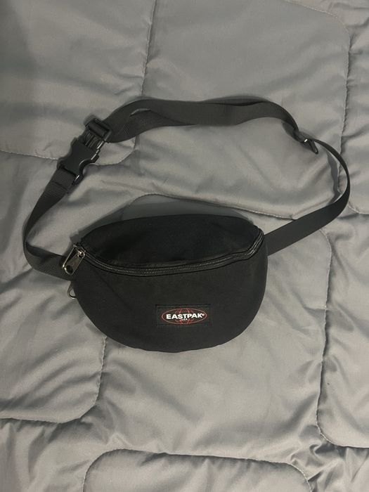 Сумка eastpak на пояс